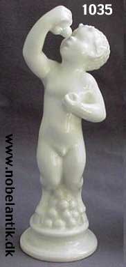 Faun der spiser druer, - H. 15.0 cm. - 850.- 
 nr 1035