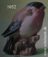 Dompap, - H. 10.5 cm. - 2400.-