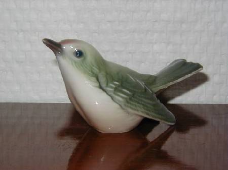 Fuglekonge unge. L. 6.8 cm.  kr 800.-