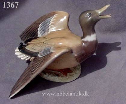 Andrik Gr� nr. 1367. Br. 17.5 cm. kr 2200.-